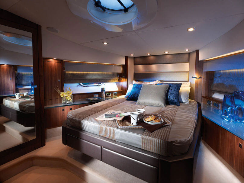 yacht 12 posti letto